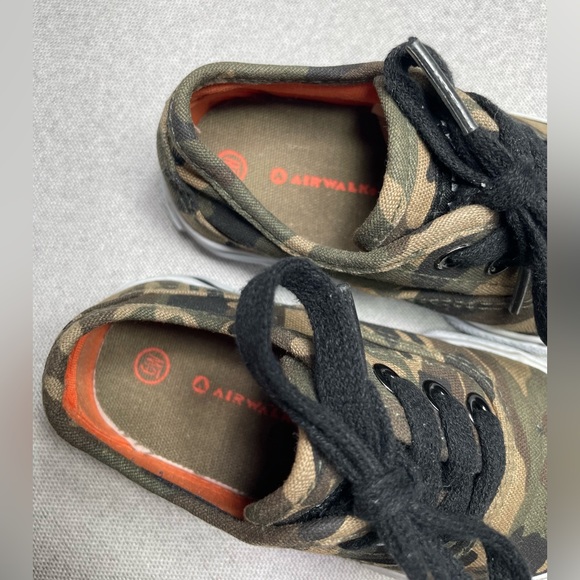 Airwalk Camo Sneakers | Size 6 - Picture 6 of 8